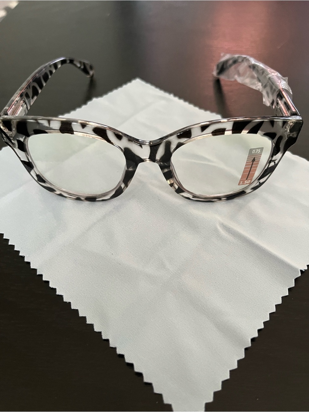 1.50 Diopter Tortoise Cat-Eye Reading Glasses- NWOT